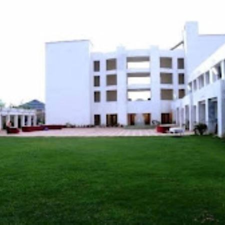 Blue Lily Beach Resort Puri Esterno foto