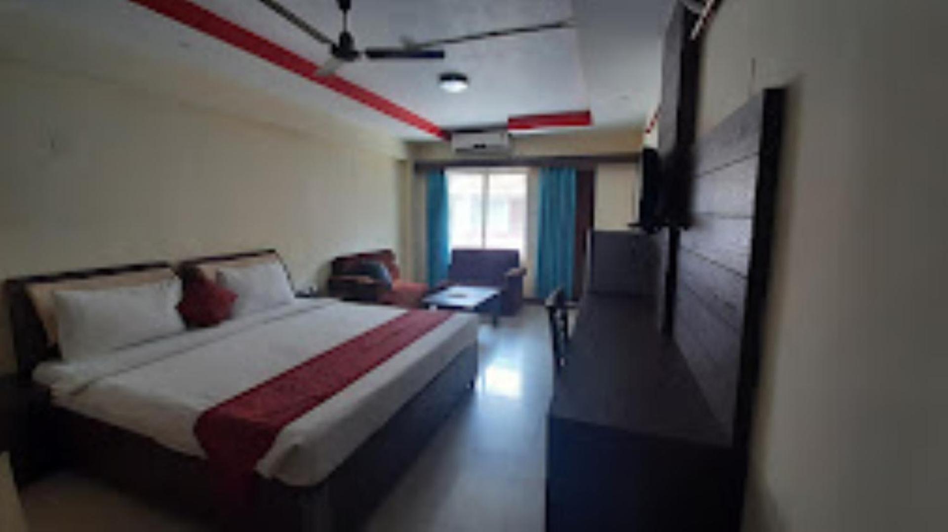 Blue Lily Beach Resort Puri Esterno foto