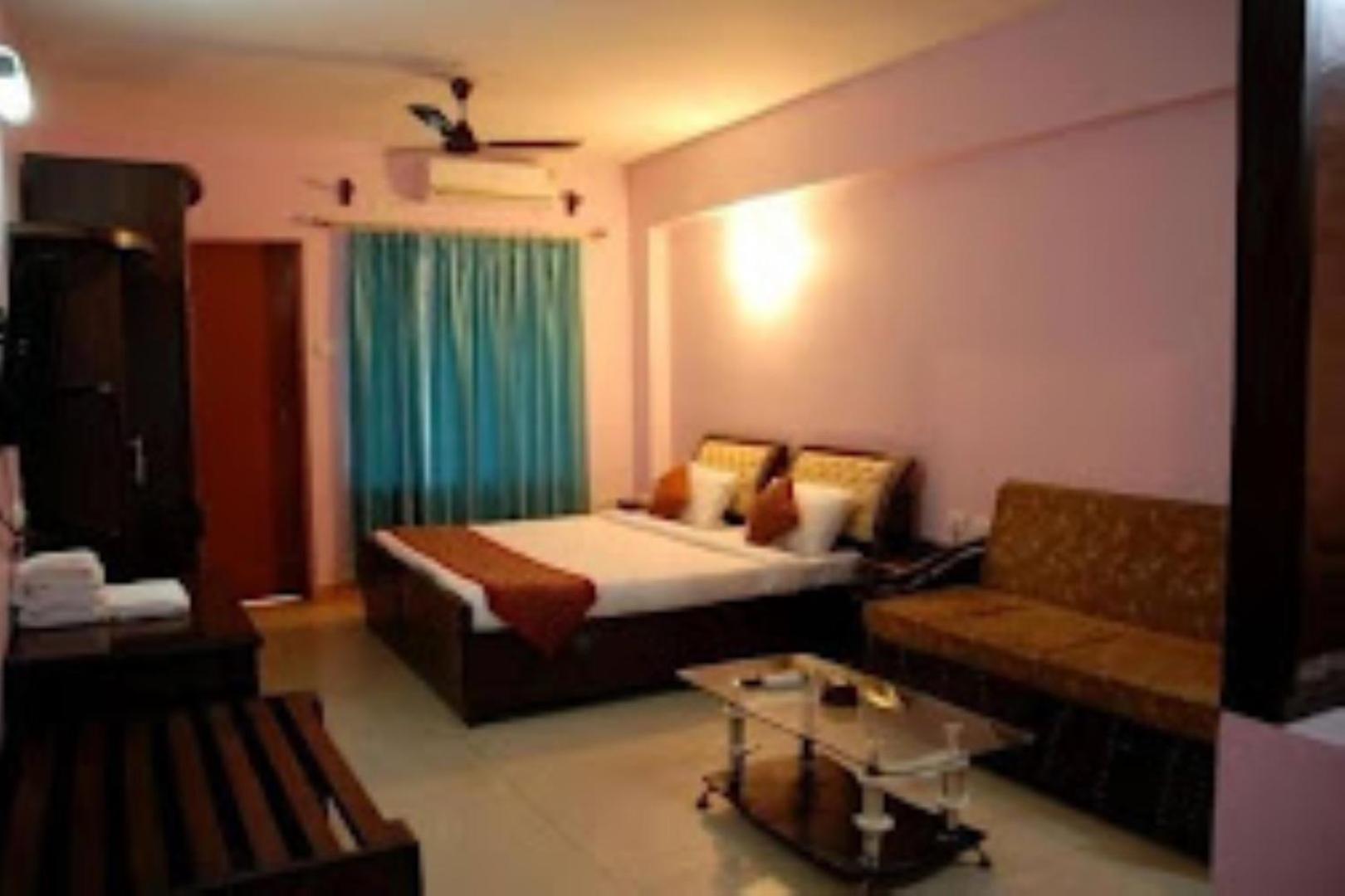 Blue Lily Beach Resort Puri Esterno foto